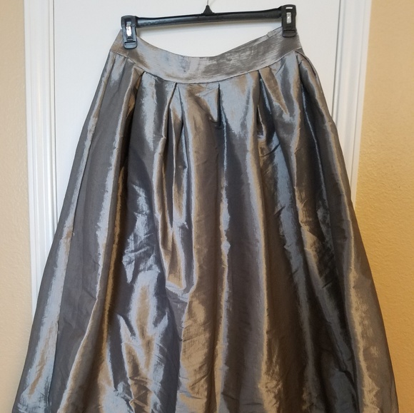 Dresses & Skirts - Pleated silver gray skirt
